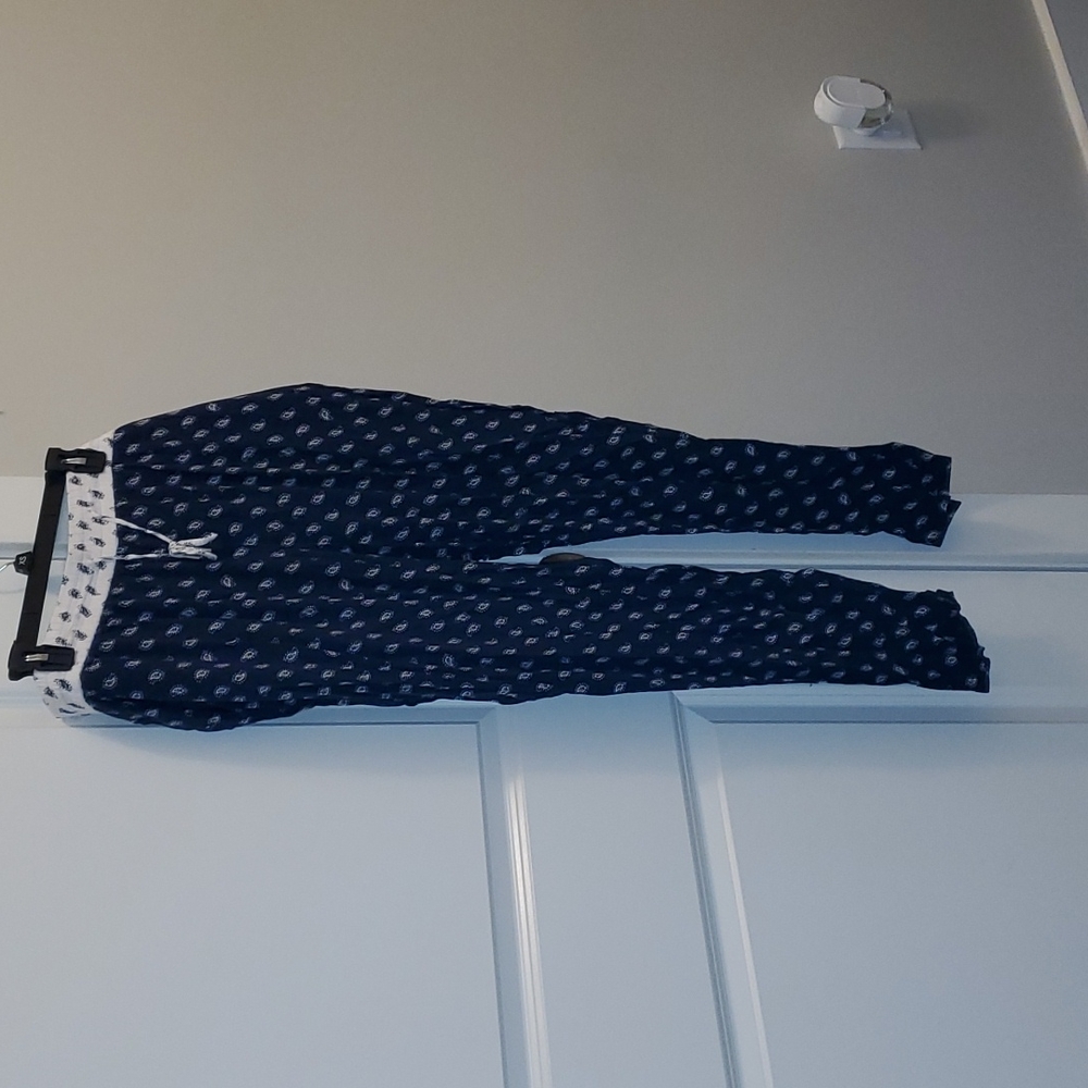 PANTS. POCKETS.
